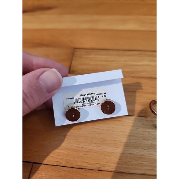 MICHAEL KORS Signature Gold Tone Crystals Stud Earrings And RING SIZE 7 - Picture 3 of 5